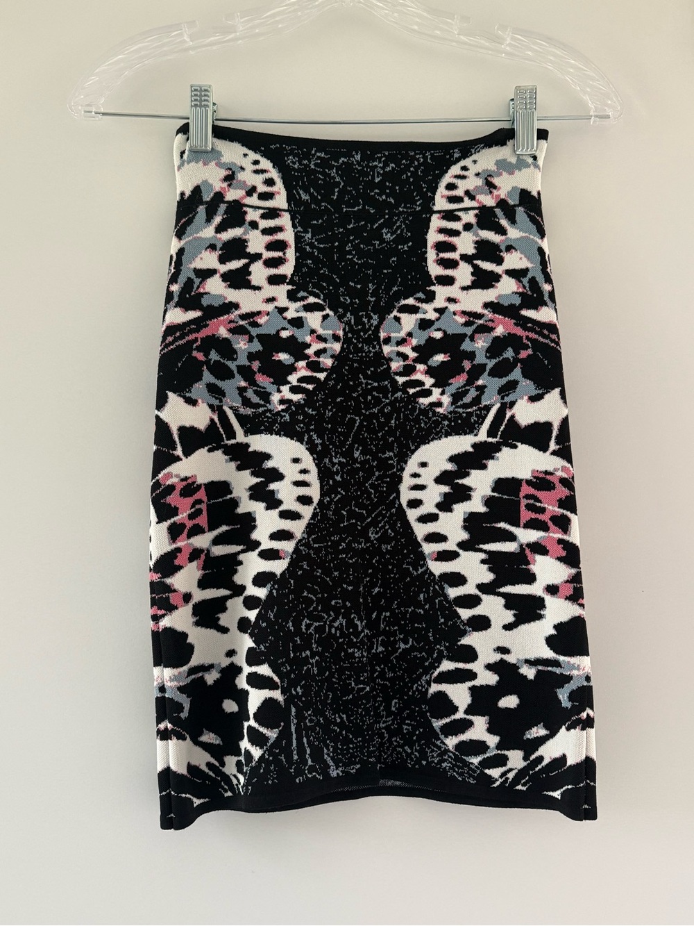 BCBGMaxAzria Black, White & Pink Abstract-Print Pencil Skirt